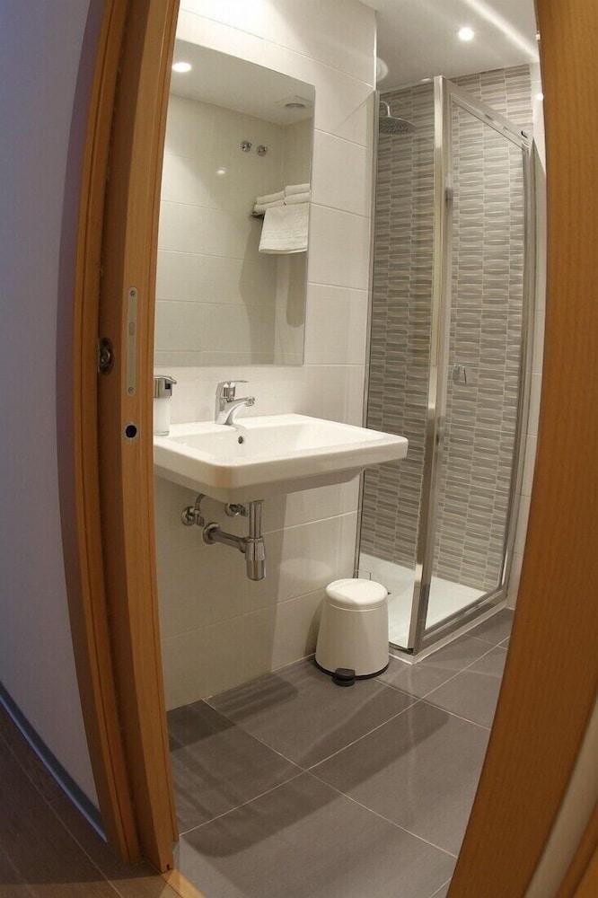Hostal Monaco Valladolid Bagian luar foto
