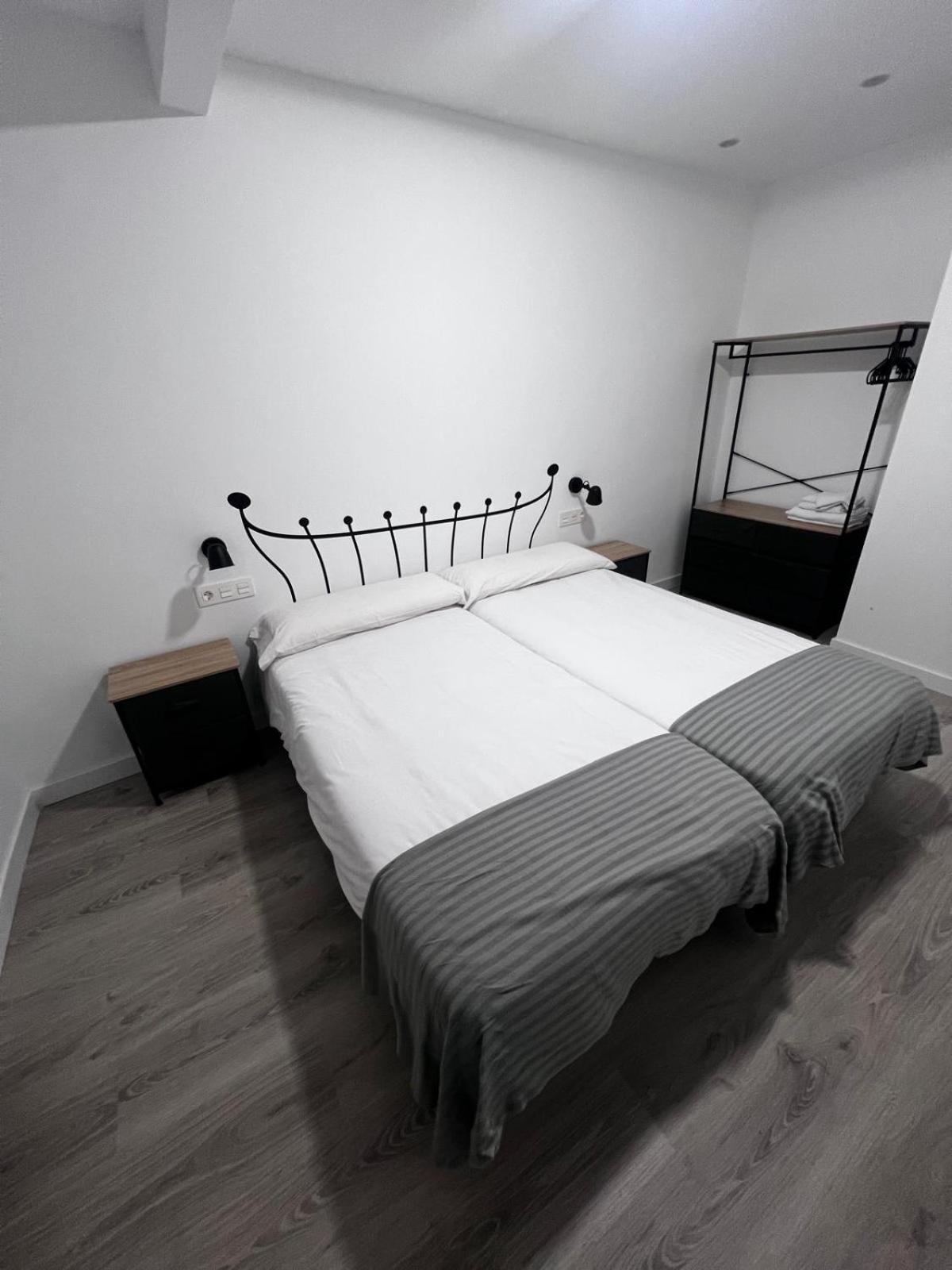 Hostal Monaco Valladolid Bagian luar foto