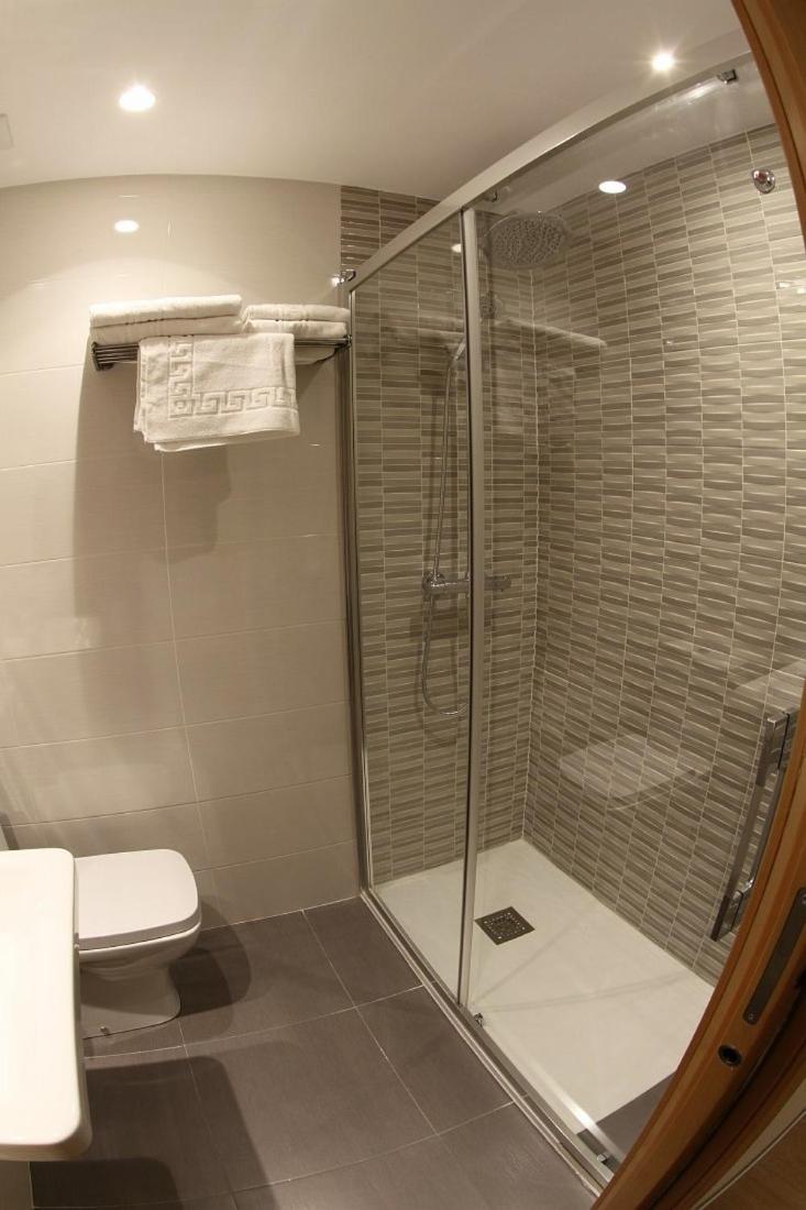 Hostal Monaco Valladolid Bagian luar foto