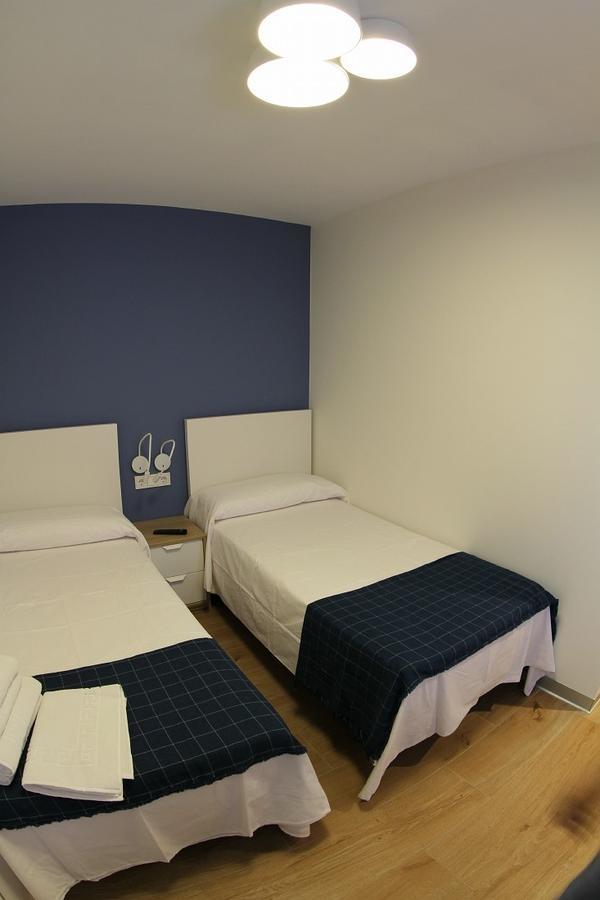 Hostal Monaco Valladolid Bagian luar foto
