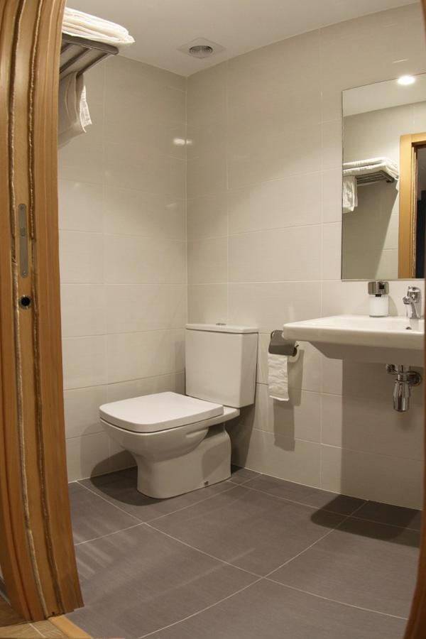 Hostal Monaco Valladolid Bagian luar foto