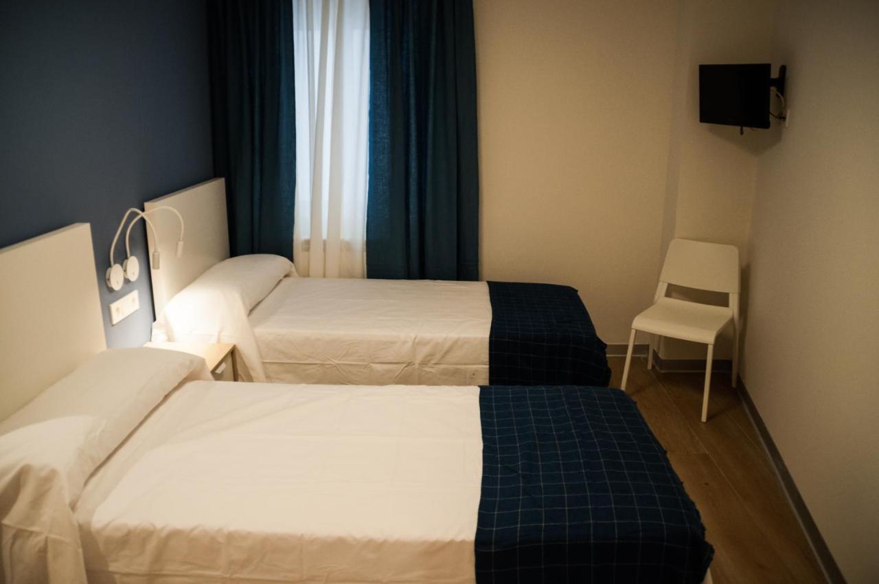 Hostal Monaco Valladolid Bagian luar foto