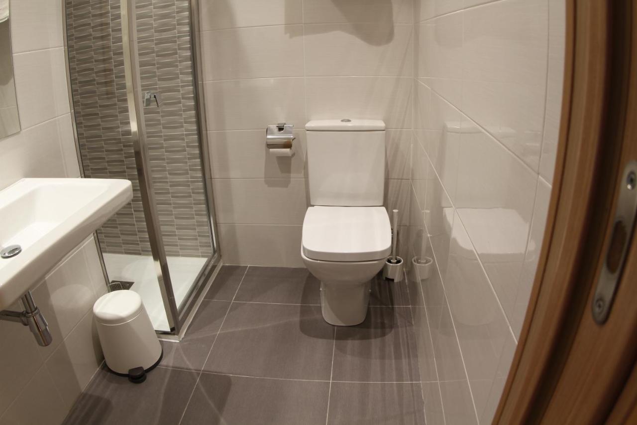 Hostal Monaco Valladolid Bagian luar foto